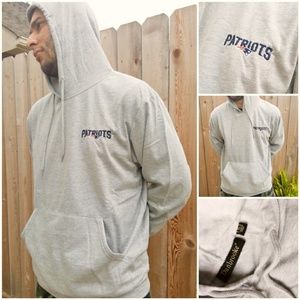 🏈🏈🏈NFL New England Patriots Sweater w/ hoodie